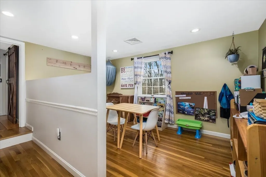 21 Berry Road Derry NH 03038