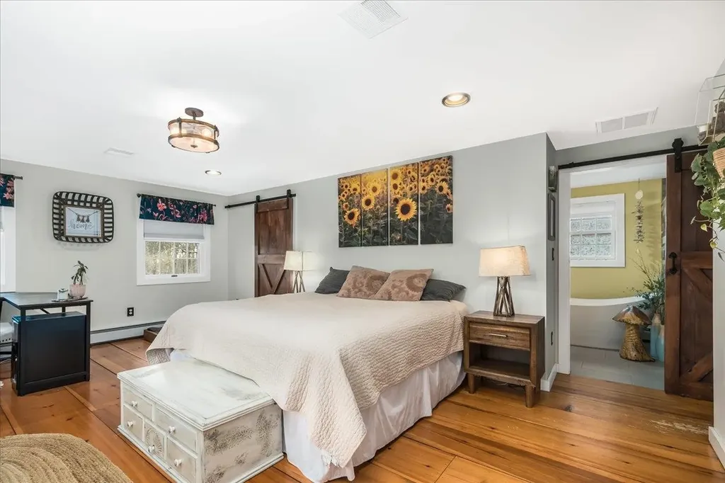 21 Berry Road Derry NH 03038