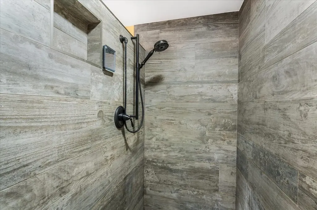 21 Berry Road Derry NH 03038