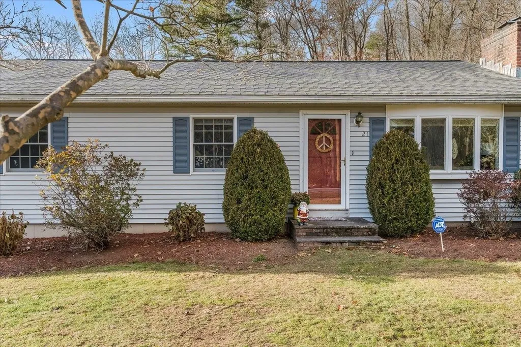 21 Berry Road Derry NH 03038