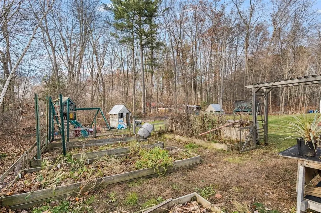 21 Berry Road Derry NH 03038