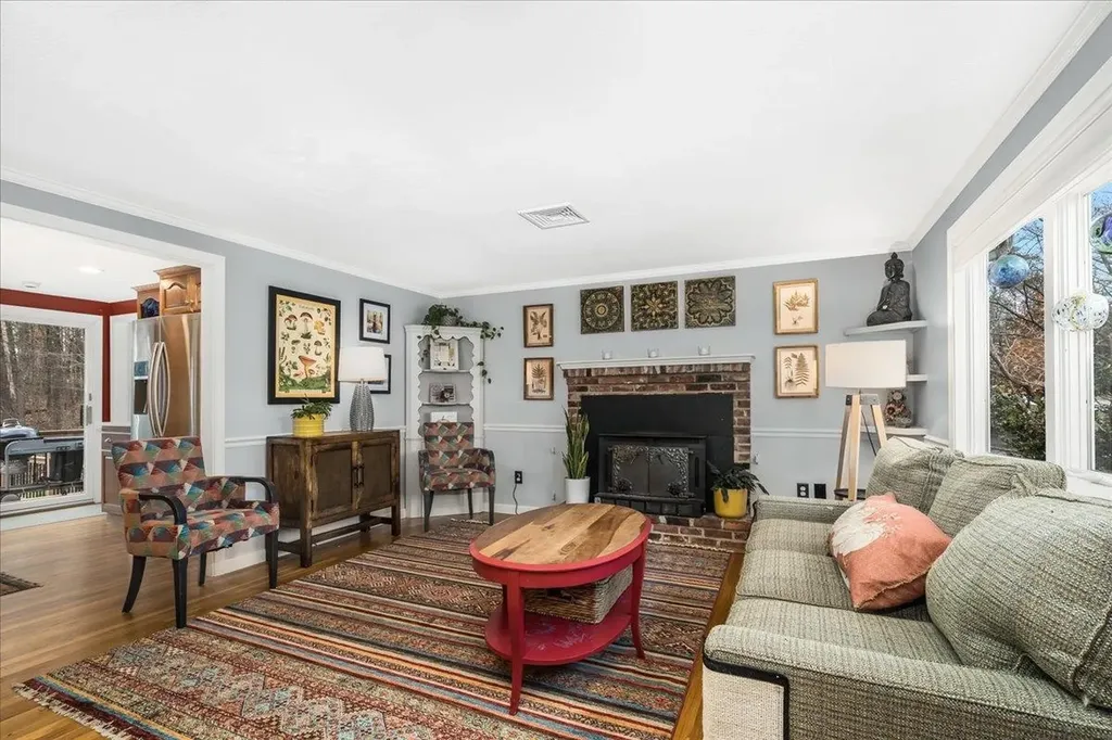 21 Berry Road Derry NH 03038