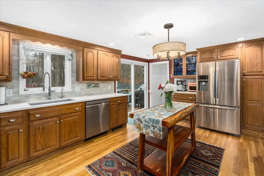 21 Berry Road Derry NH 03038