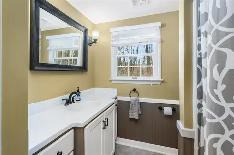 21 Berry Road Derry NH 03038