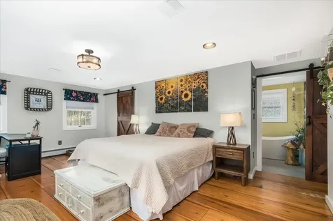 21 Berry Road Derry NH 03038