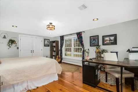 21 Berry Road Derry NH 03038