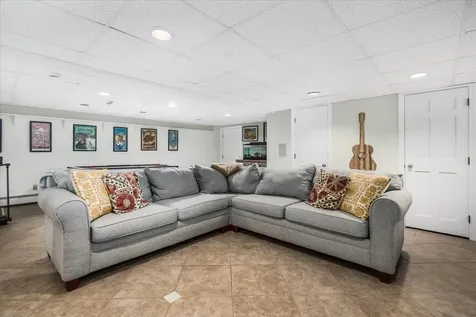 21 Berry Road Derry NH 03038