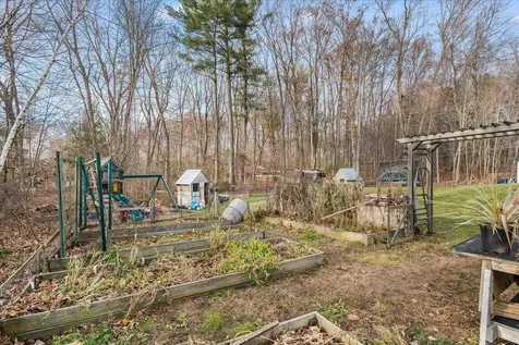 21 Berry Road Derry NH 03038