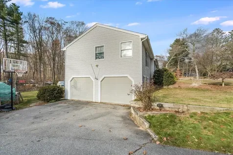 21 Berry Road Derry NH 03038