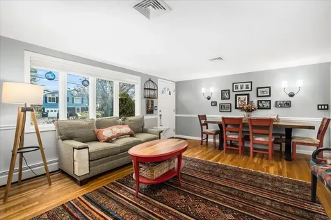 21 Berry Road Derry NH 03038