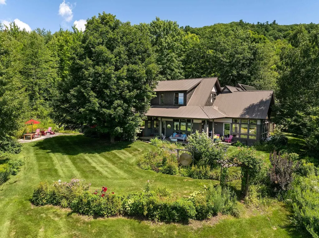 229 High Rock Road Hinesburg VT 05461