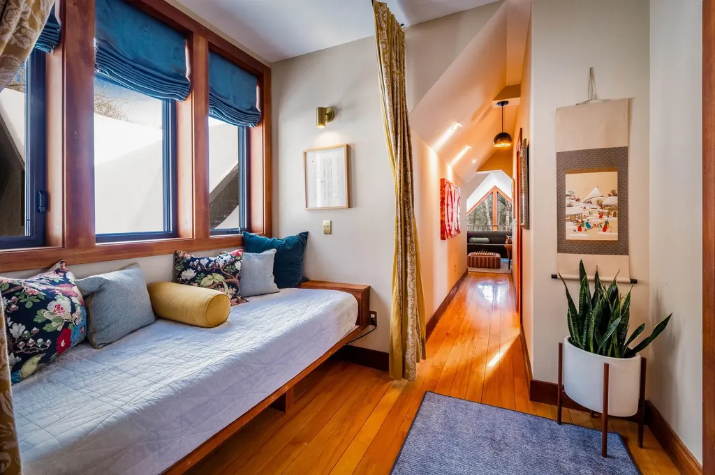 229 High Rock Road Hinesburg VT 05461