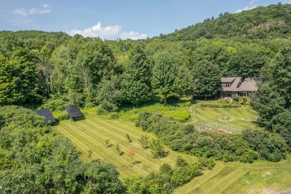 229 High Rock Road Hinesburg VT 05461