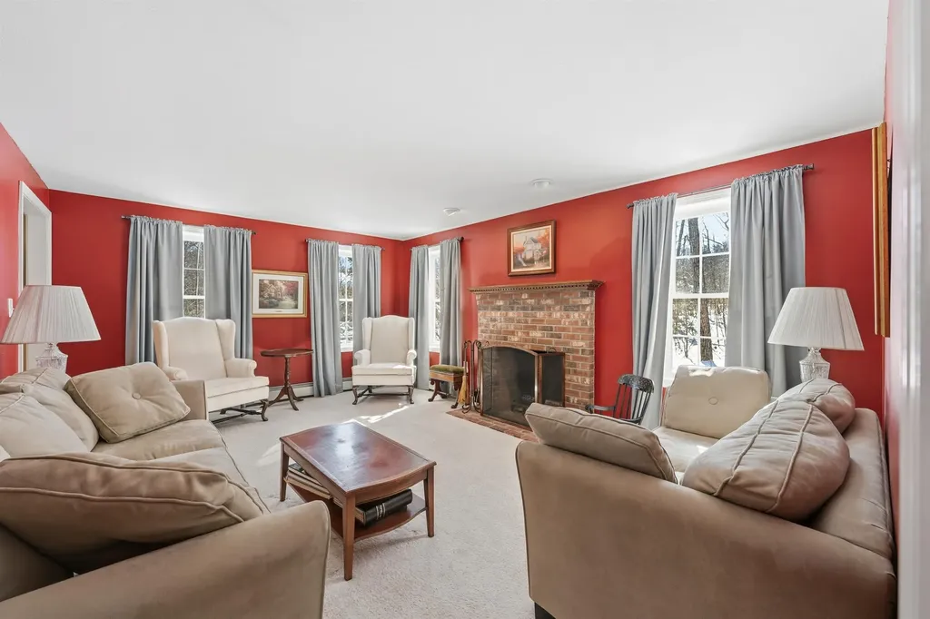 58 Orcutt Drive Chester NH 03036