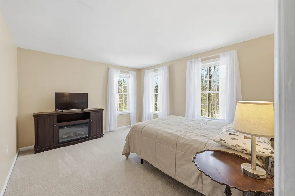 58 Orcutt Drive Chester NH 03036