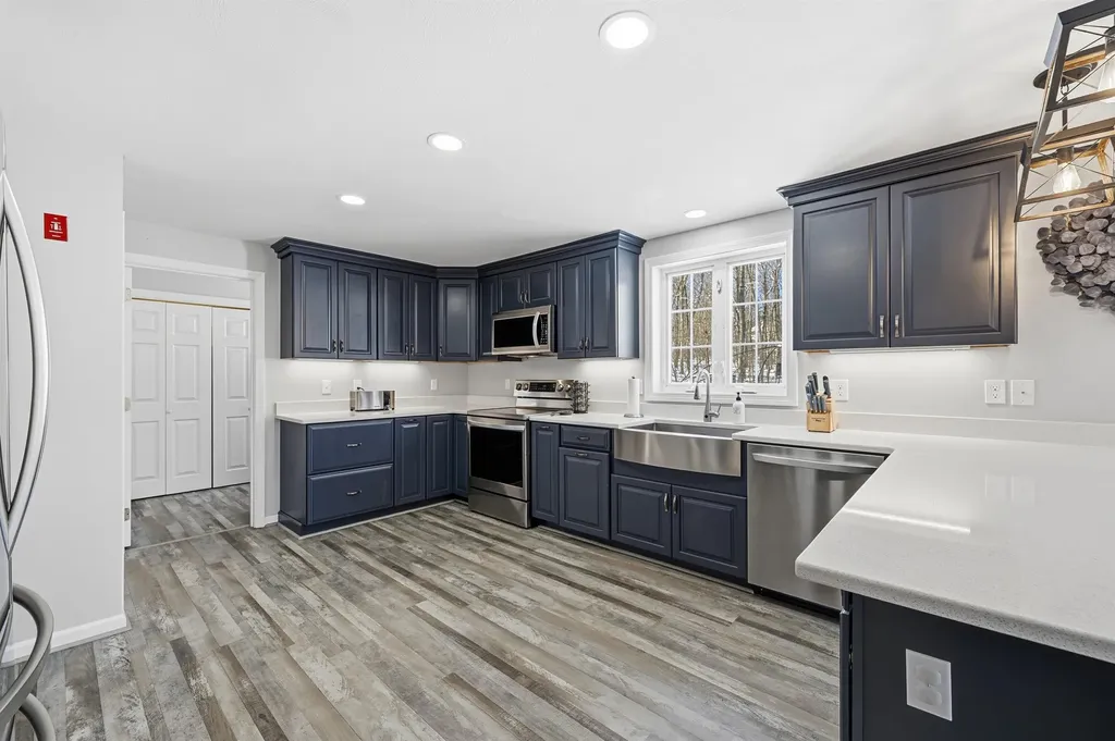 58 Orcutt Drive Chester NH 03036