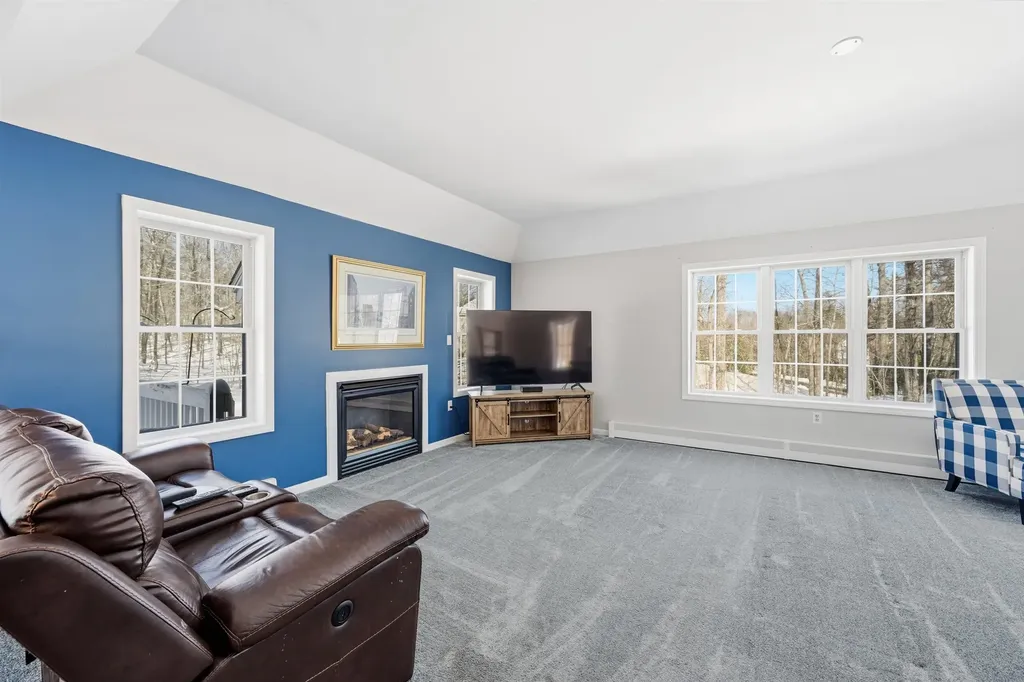 58 Orcutt Drive Chester NH 03036