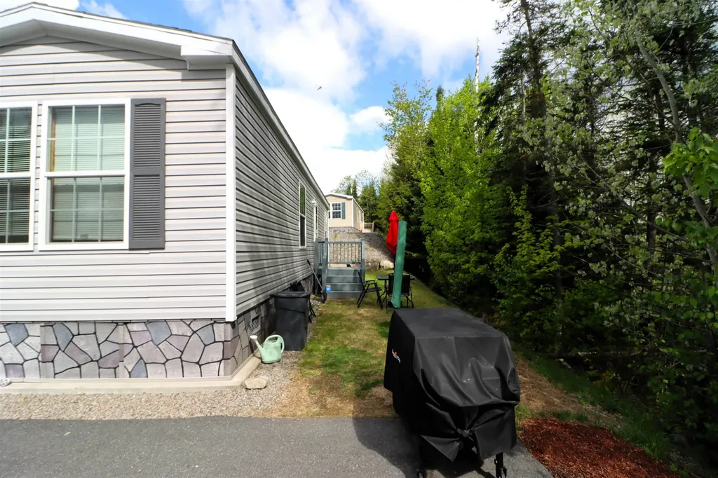 12 Victoria Lane Berlin NH 03570