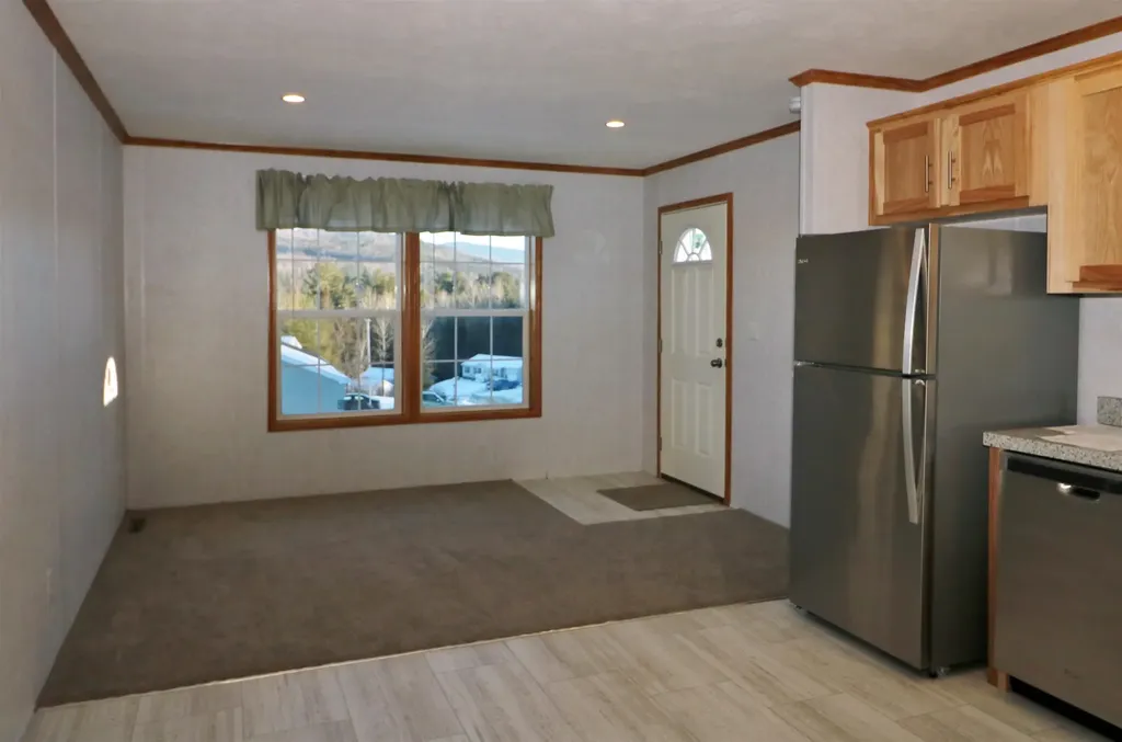 12 Victoria Lane Berlin NH 03570