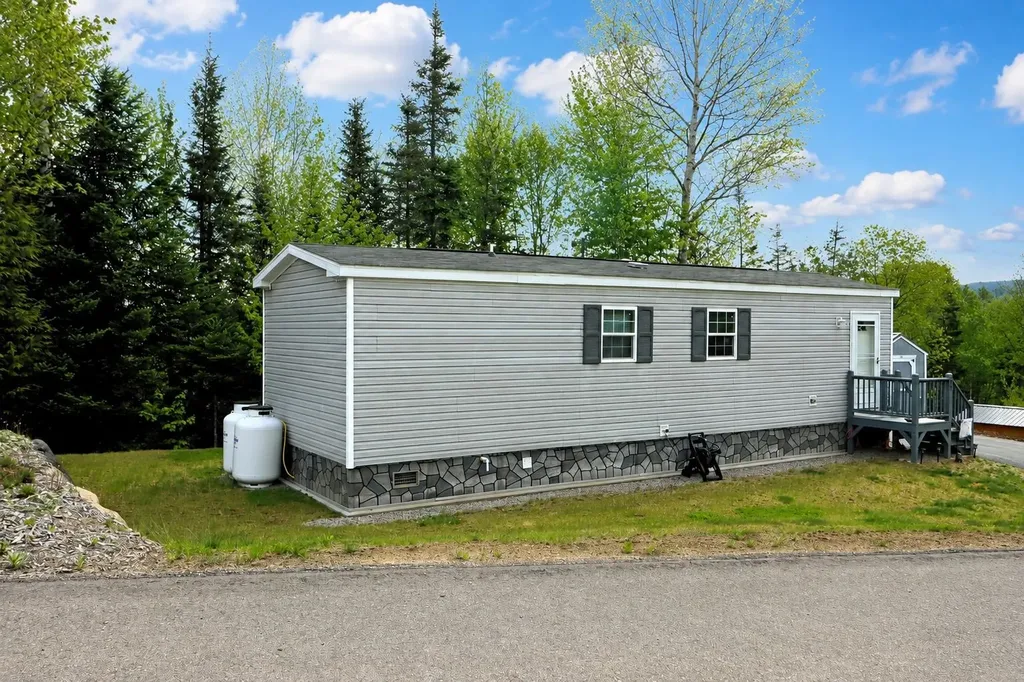 12 Victoria Lane Berlin NH 03570