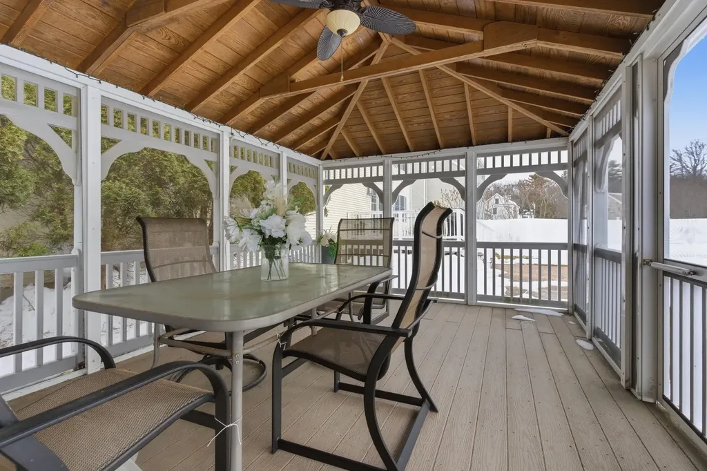 19 Viola Circle Seabrook NH 03874