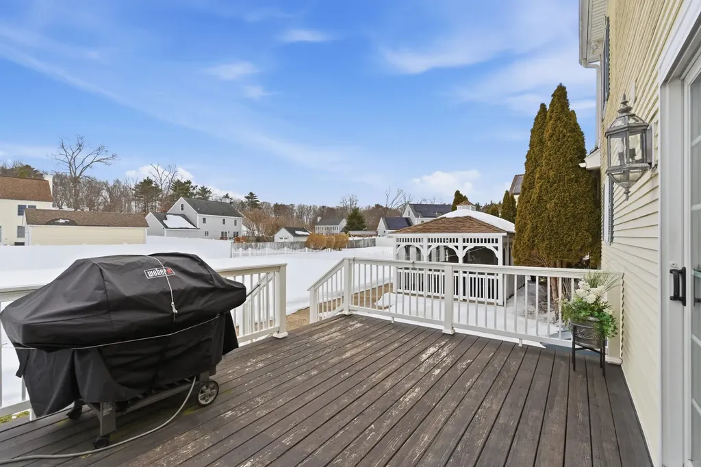 19 Viola Circle Seabrook NH 03874