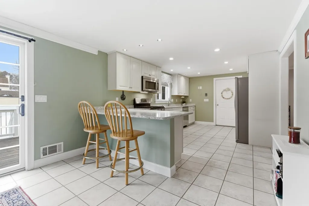 19 Viola Circle Seabrook NH 03874