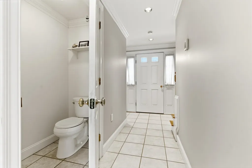 19 Viola Circle Seabrook NH 03874