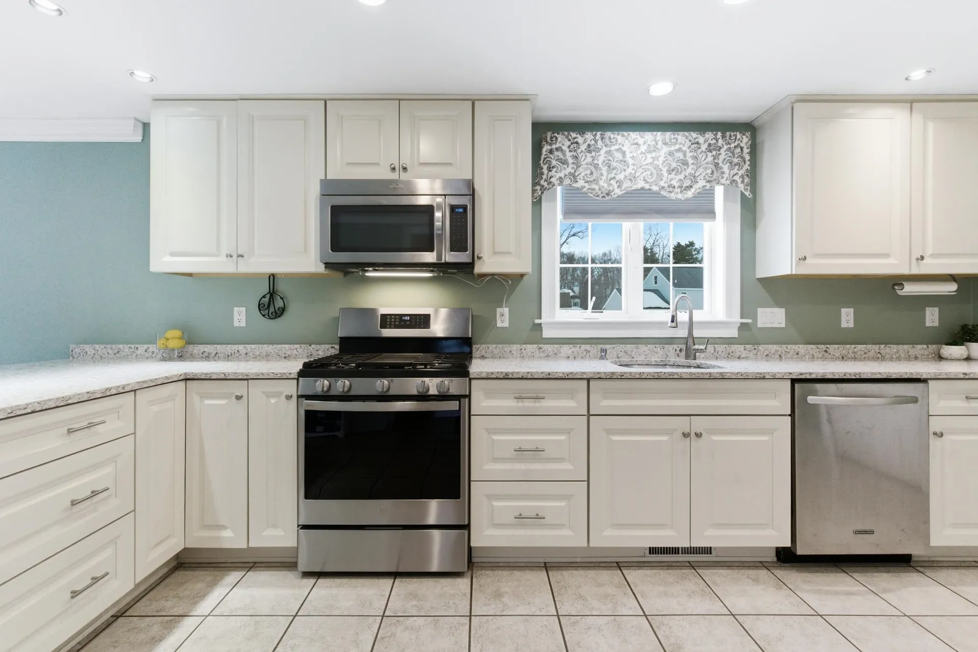 19 Viola Circle Seabrook NH 03874