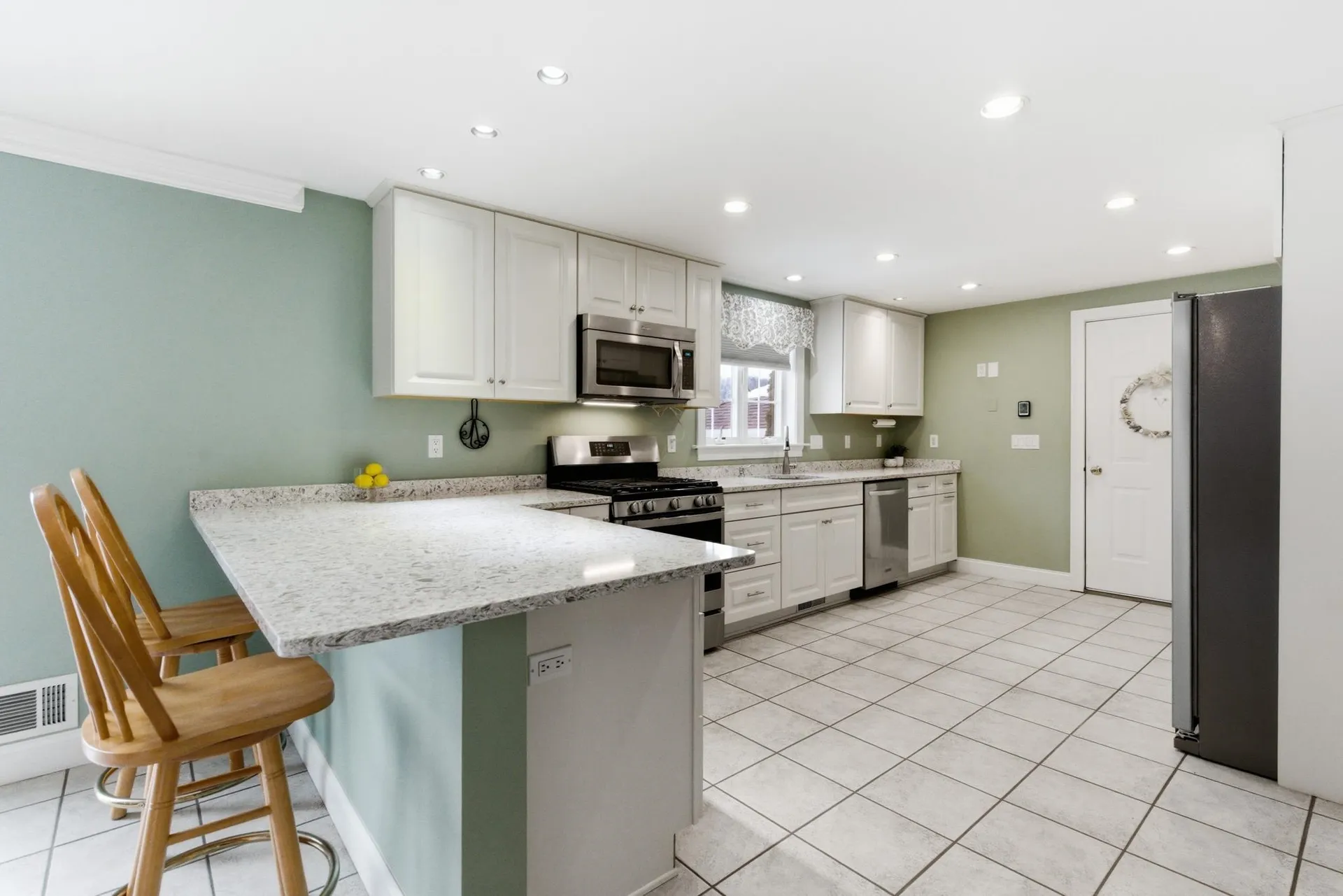 19 Viola Circle Seabrook NH 03874