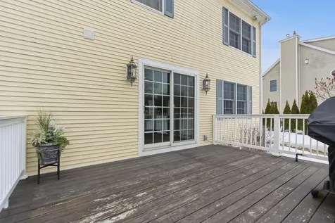 19 Viola Circle Seabrook NH 03874