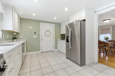 19 Viola Circle Seabrook NH 03874