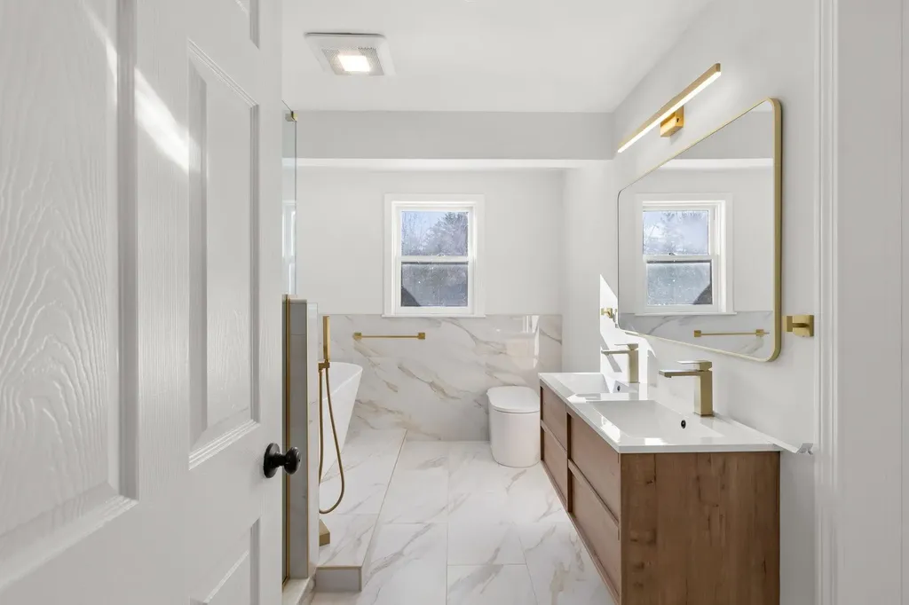 19 Auburn Road Londonderry NH 03053