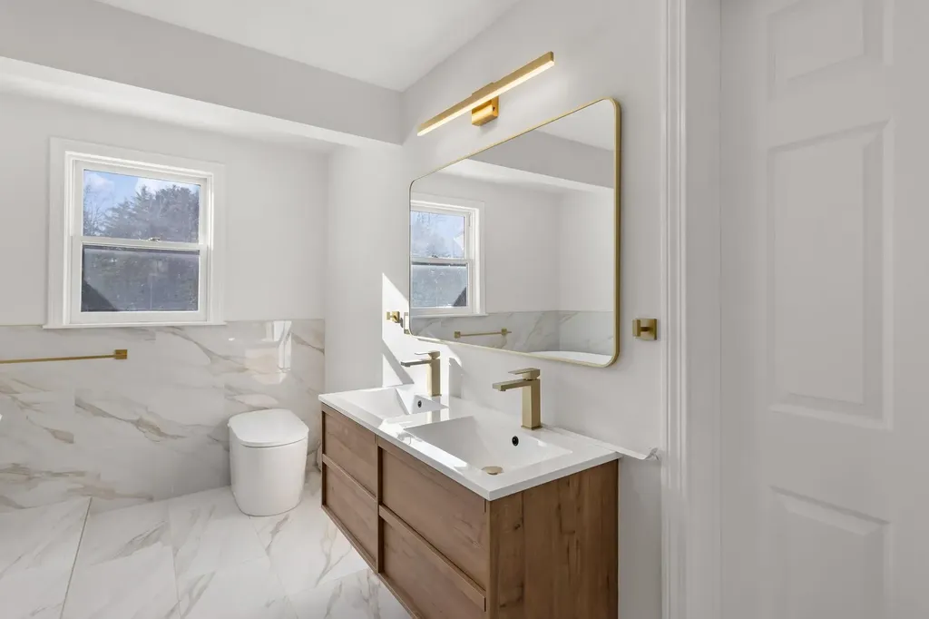 19 Auburn Road Londonderry NH 03053