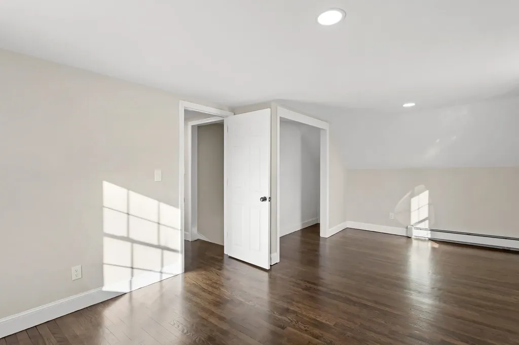 19 Auburn Road Londonderry NH 03053