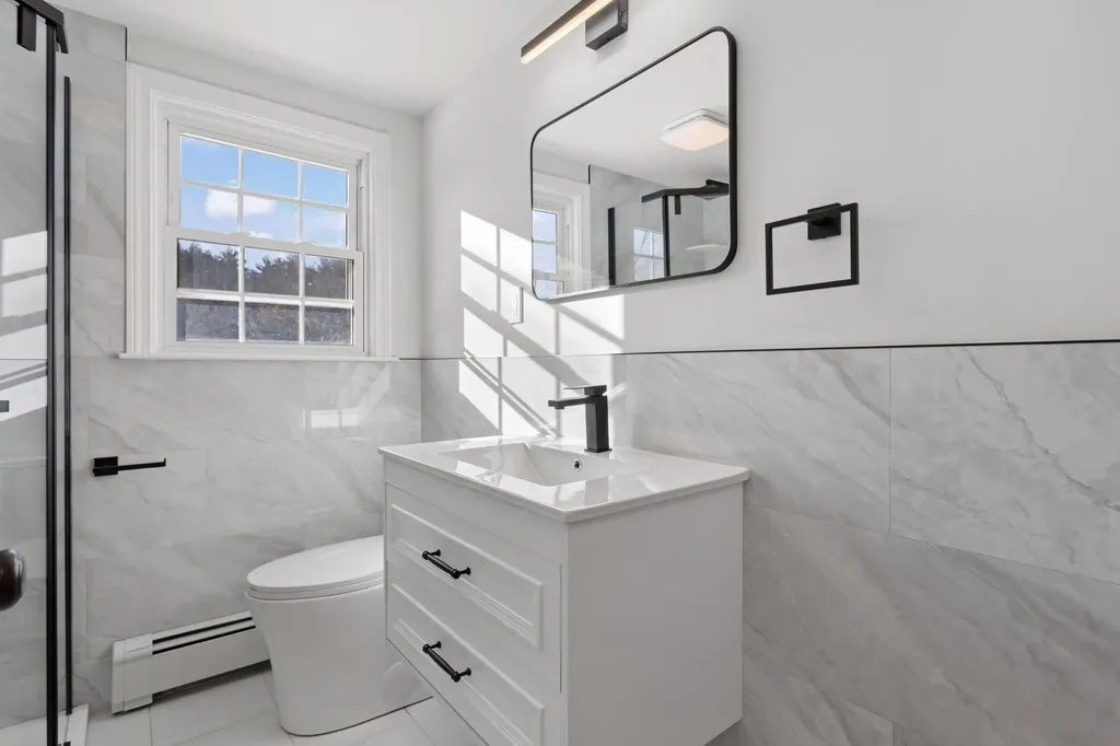 19 Auburn Road Londonderry NH 03053