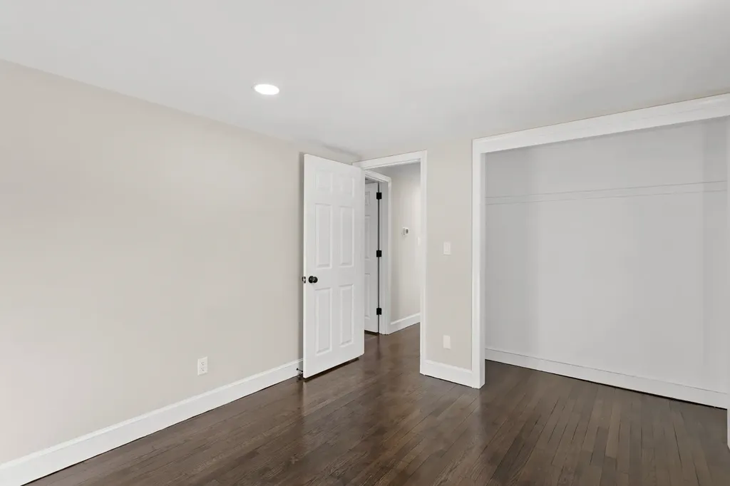 19 Auburn Road Londonderry NH 03053