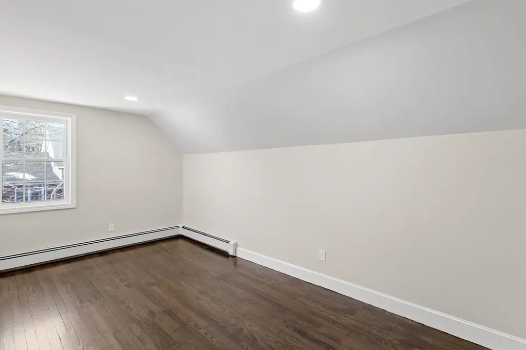 19 Auburn Road Londonderry NH 03053