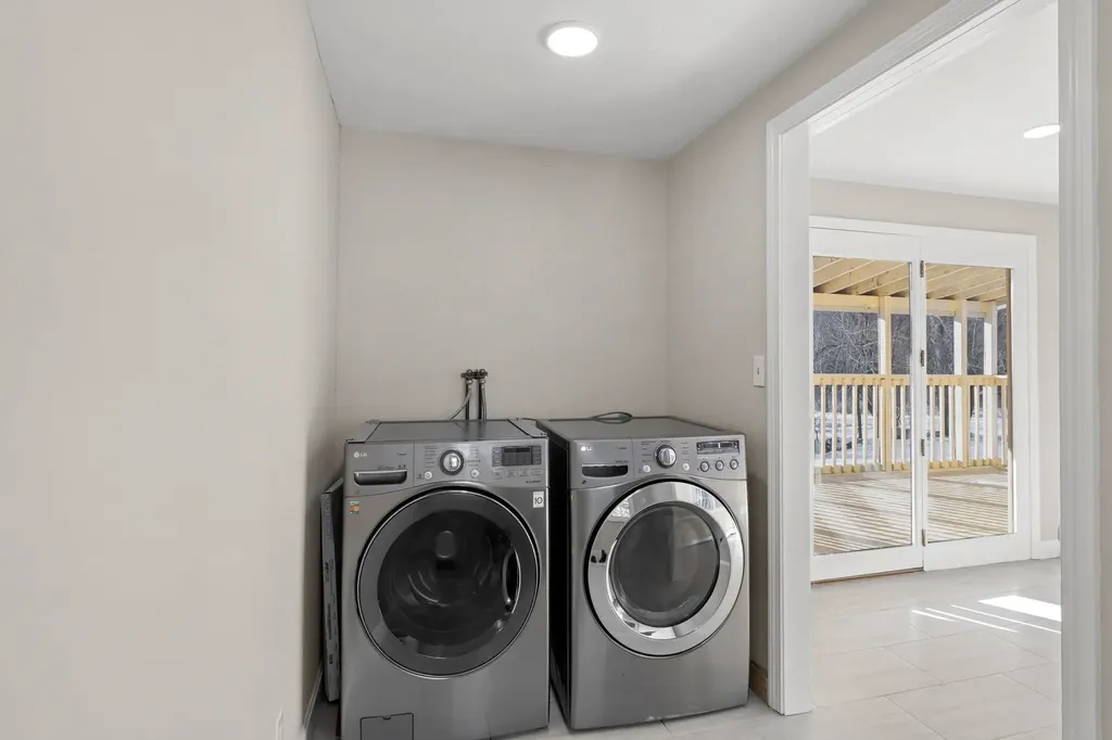 19 Auburn Road Londonderry NH 03053