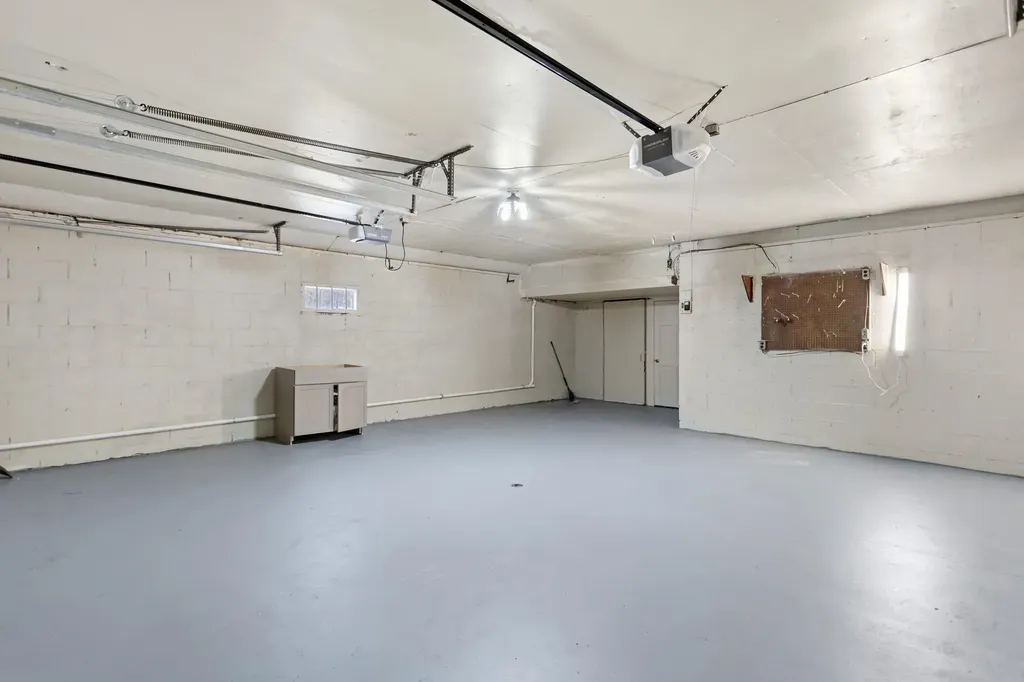 19 Auburn Road Londonderry NH 03053