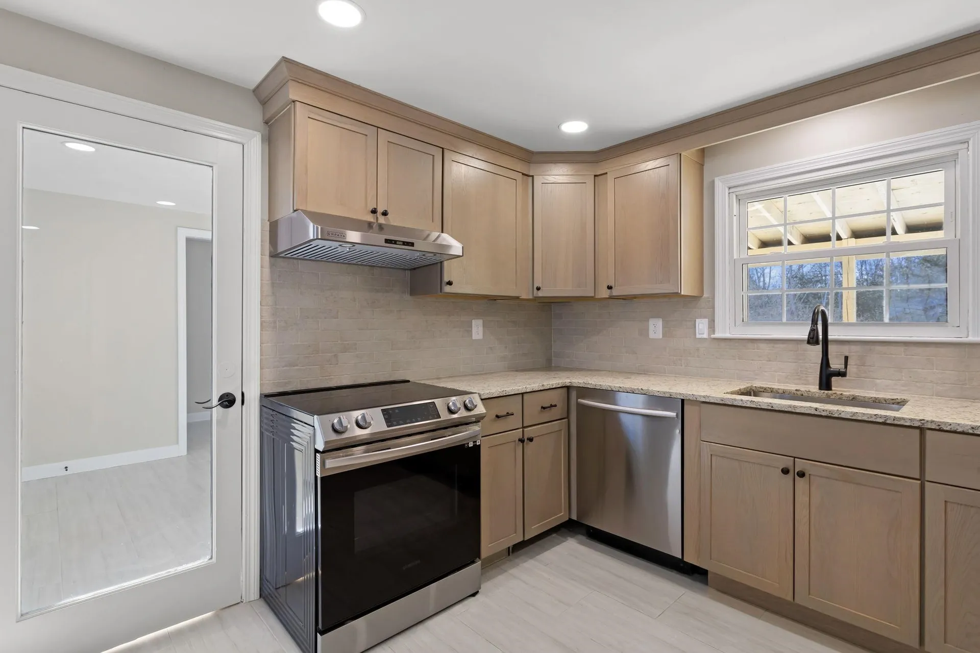 19 Auburn Road Londonderry NH 03053