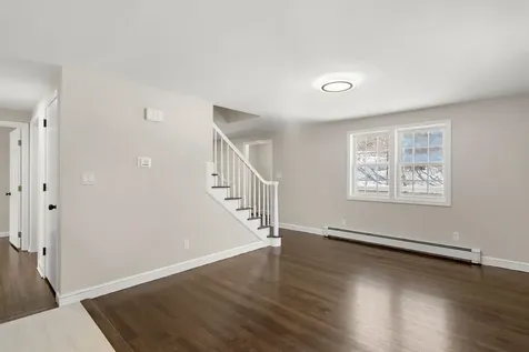 19 Auburn Road Londonderry NH 03053