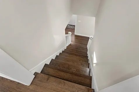 19 Auburn Road Londonderry NH 03053