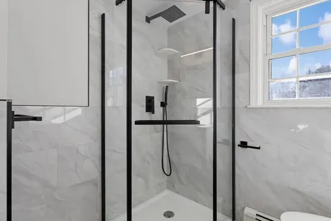 19 Auburn Road Londonderry NH 03053