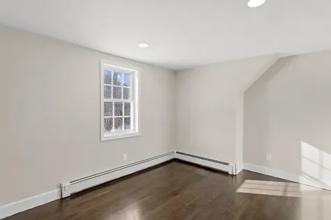 19 Auburn Road Londonderry NH 03053