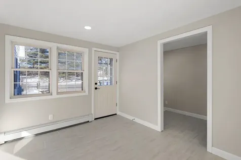 19 Auburn Road Londonderry NH 03053