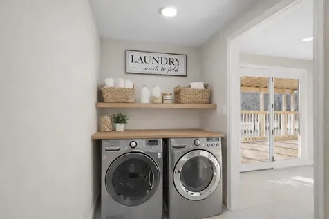 19 Auburn Road Londonderry NH 03053