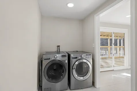 19 Auburn Road Londonderry NH 03053