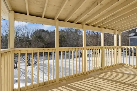 19 Auburn Road Londonderry NH 03053