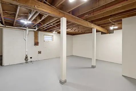 19 Auburn Road Londonderry NH 03053